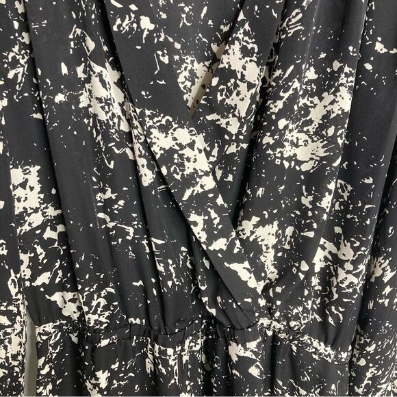 Parker Black and White Patterned Silk Dress Size Small Long Sleeve V Neck - Picture 9 of 12